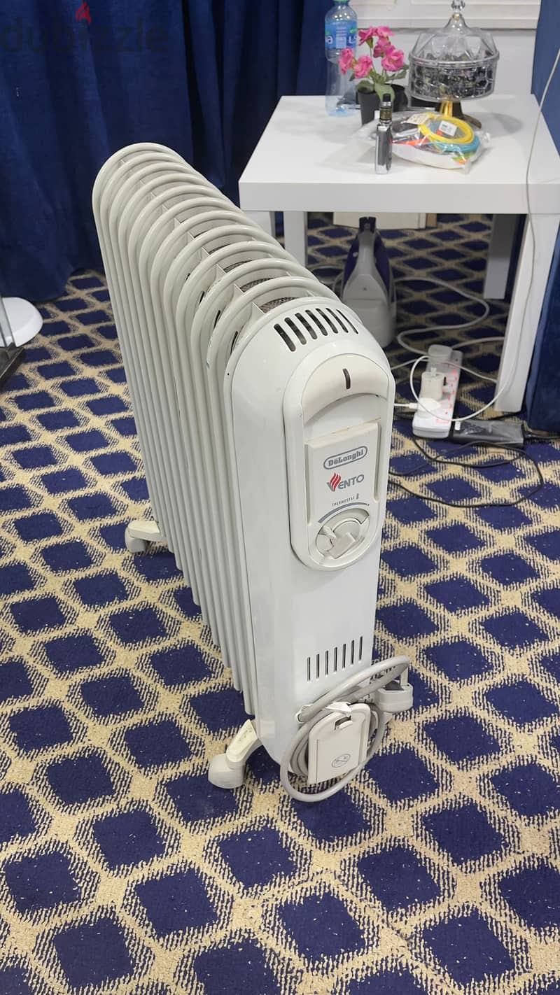 Delonghi Oil Heater 11 Fins high quality like new 0