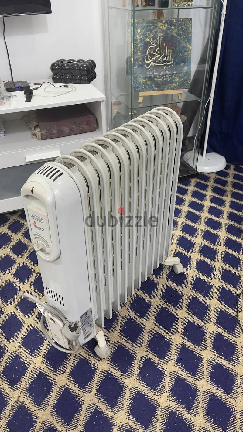 Delonghi Oil Heater 11 Fins high quality like new 1