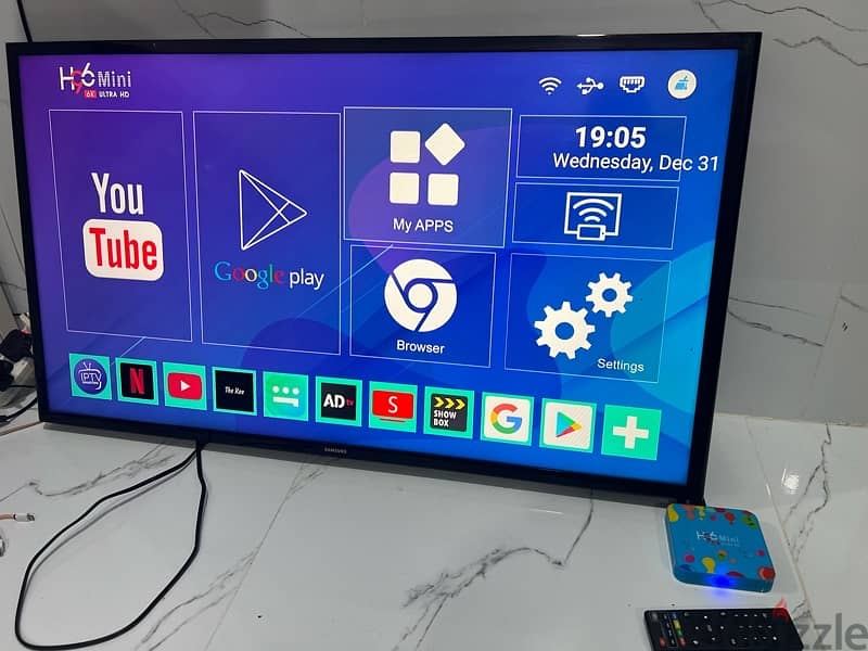 Samsung smart 40 inch you tube Netflix WiFi original remote 13