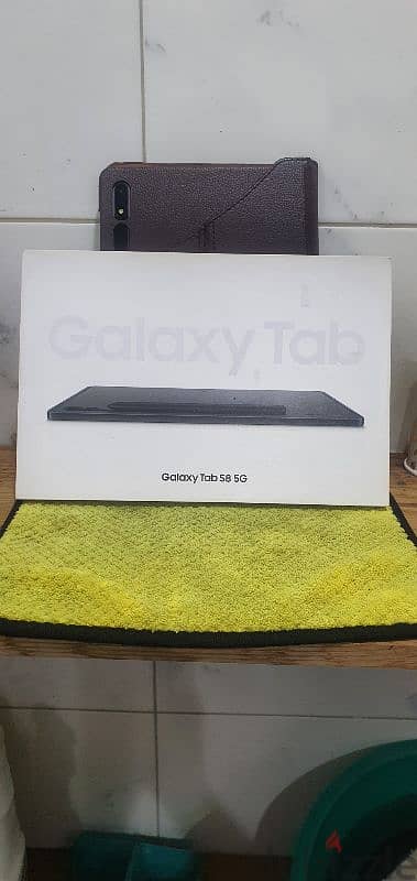 Samsung  tab S8.5g 128.8. ram new. . 0