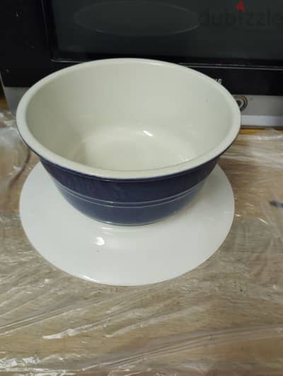 bowls blue color it is strong bowls