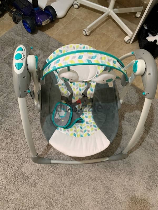 2 electric baby chair & one car seat good condition 1