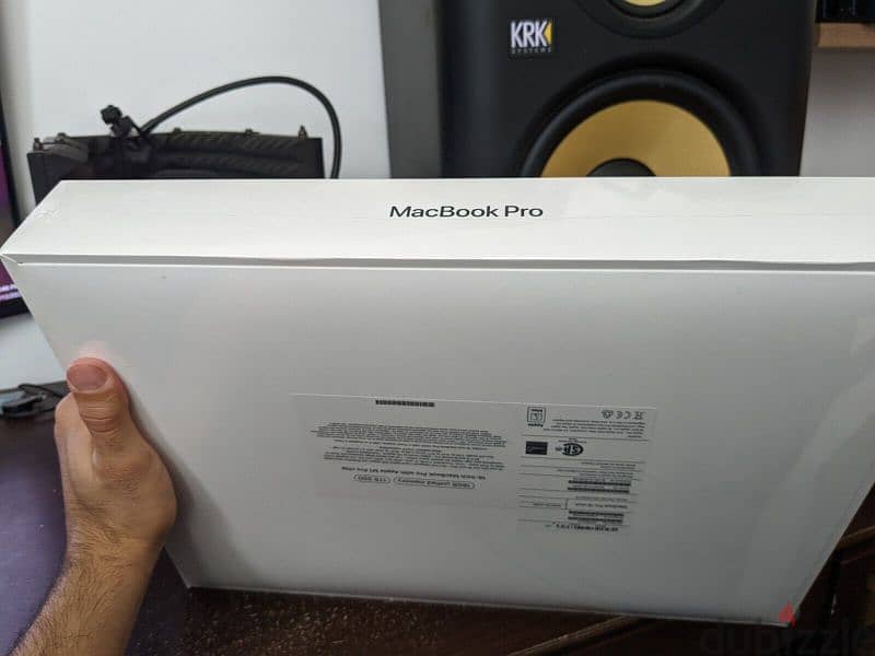 New 2021 Apple MacBook Pro 16 " M1 16GB Ram 1TB SSD Sealed 1