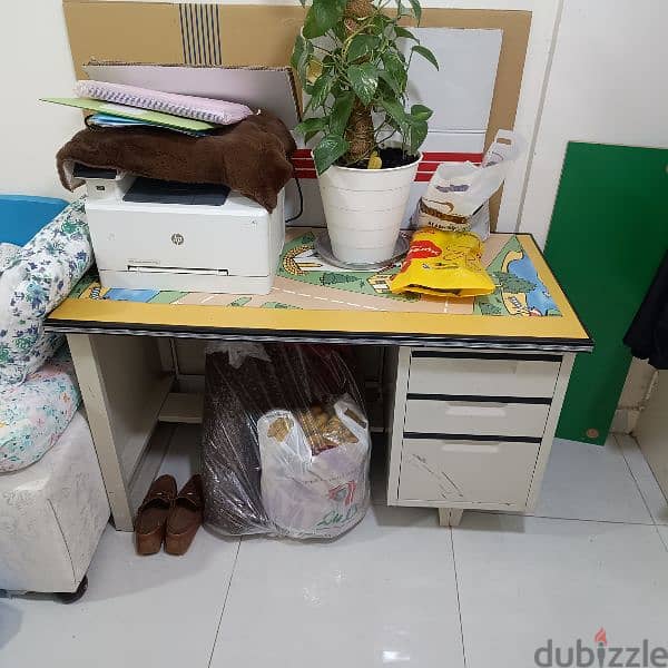 kitchen cabinets. study table 1