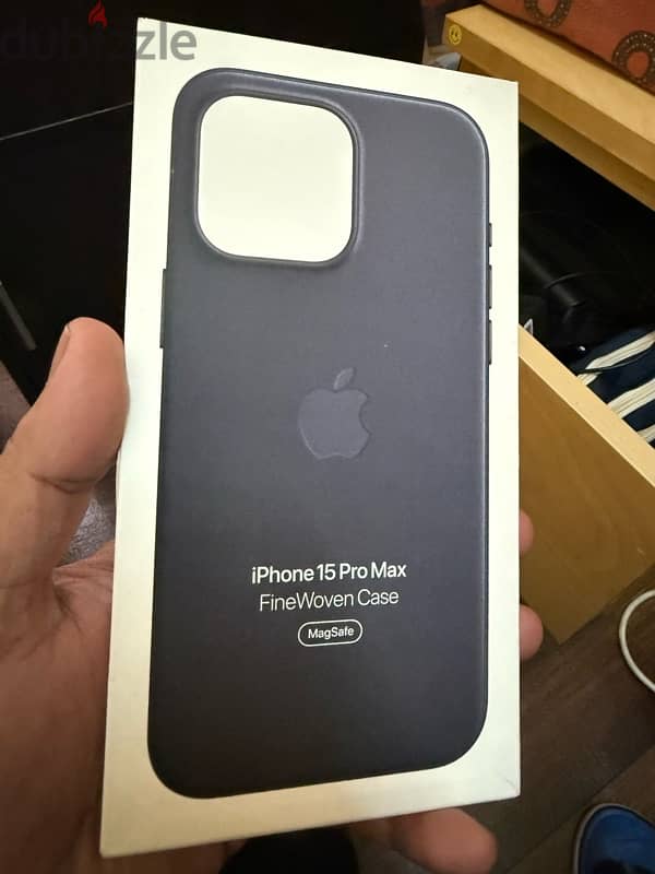 APPLE FIne Wooven Black case 2