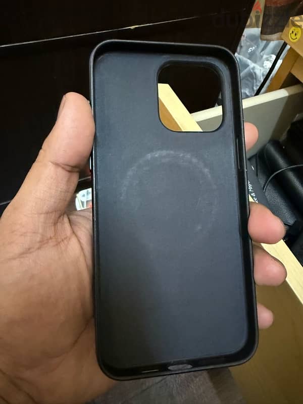 APPLE FIne Wooven Black case 4