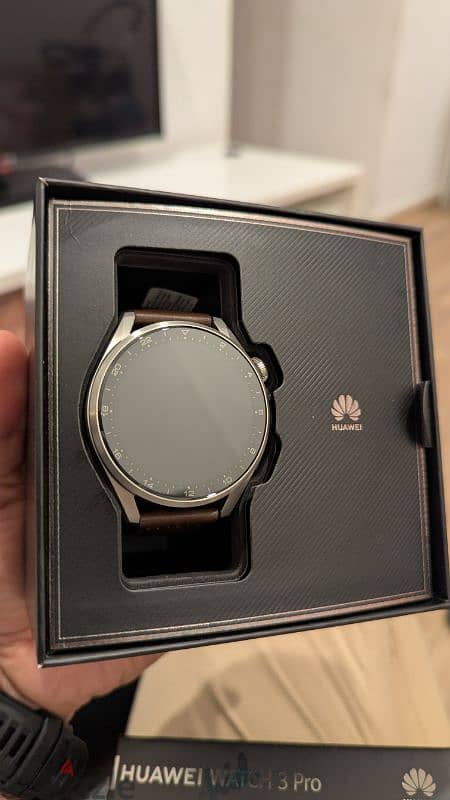 Huawei watch 3 pro (E sim)  Brand new Box pcs 5