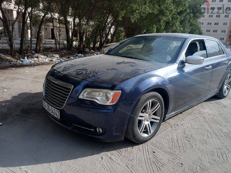 Chrysler /300C 2013 in neat condition 176000km only 950last T. 60905440 5