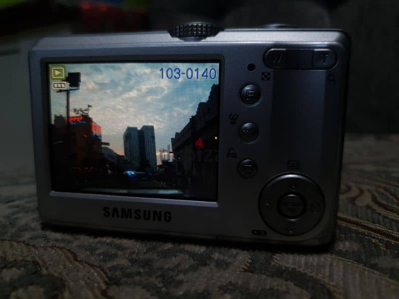 Samsung Digimax S700 7.2MP - Digital Camera - Silver 3