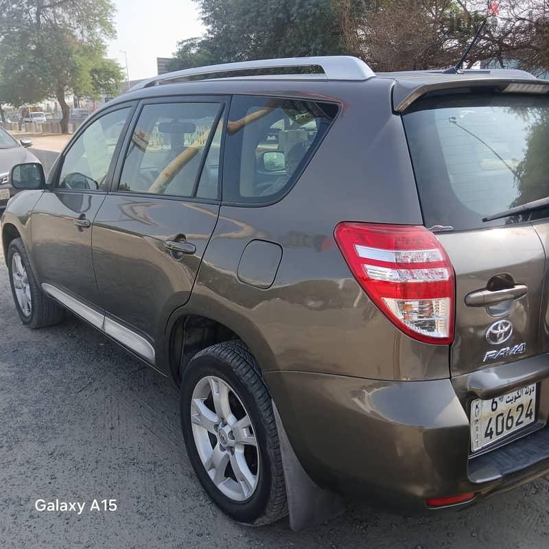 Toyota Rav 4 2012 model for sale 4