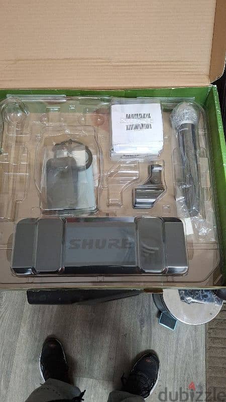 shure pg58 wireless microphone . 1