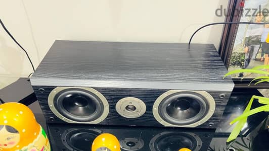 Wansa tower speakers in good condition (4tower +1centre speaker)