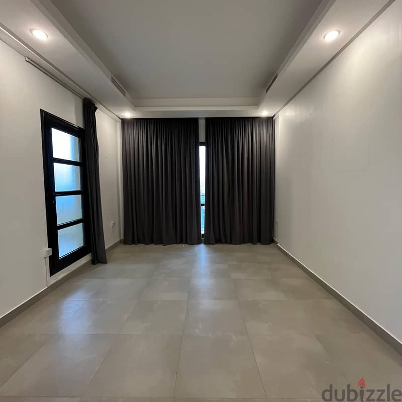 sea view Apartment with a large roof for rent in Salmiya 0