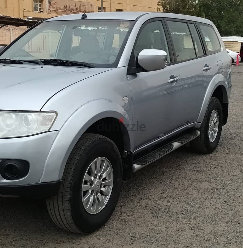 Mitsubishi Pajero 2012 1