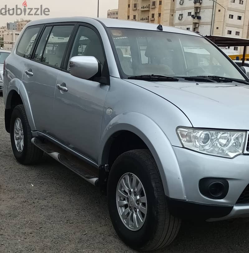 Mitsubishi Pajero 2012 4