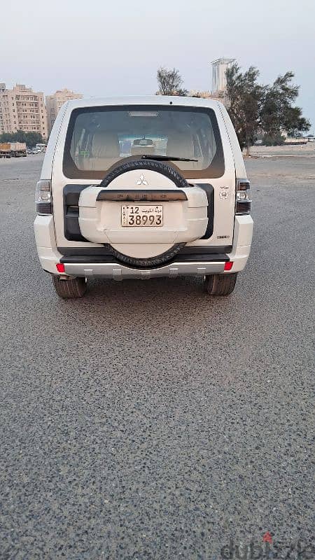 Mitsubishi Pajero 2014 1