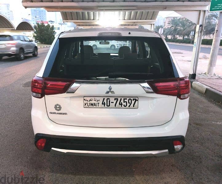 Mitsubishi  2017 excellent condition 4