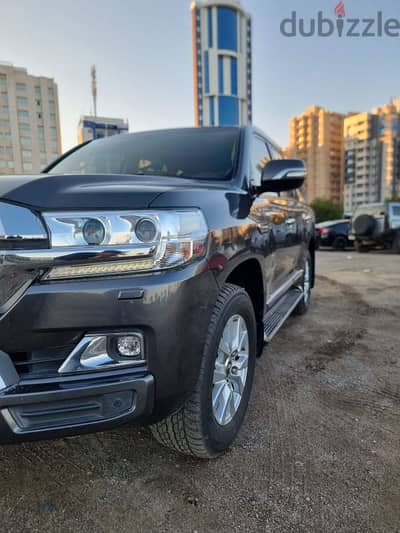 Toyota Land Cruiser 2020 GXR V8 FULL OPTION