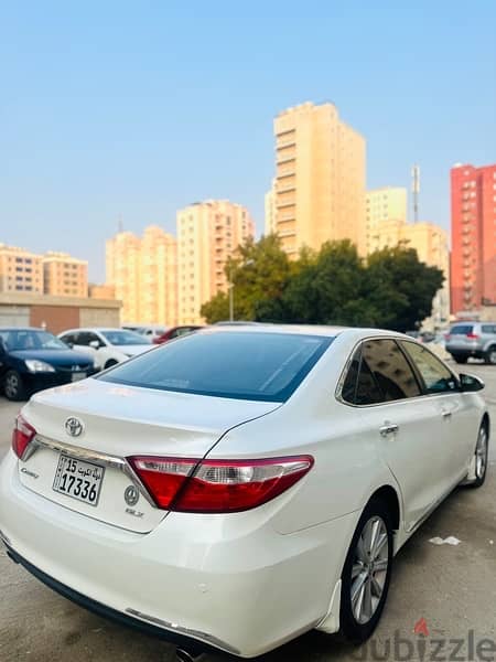 Toyota Camry 2017 4