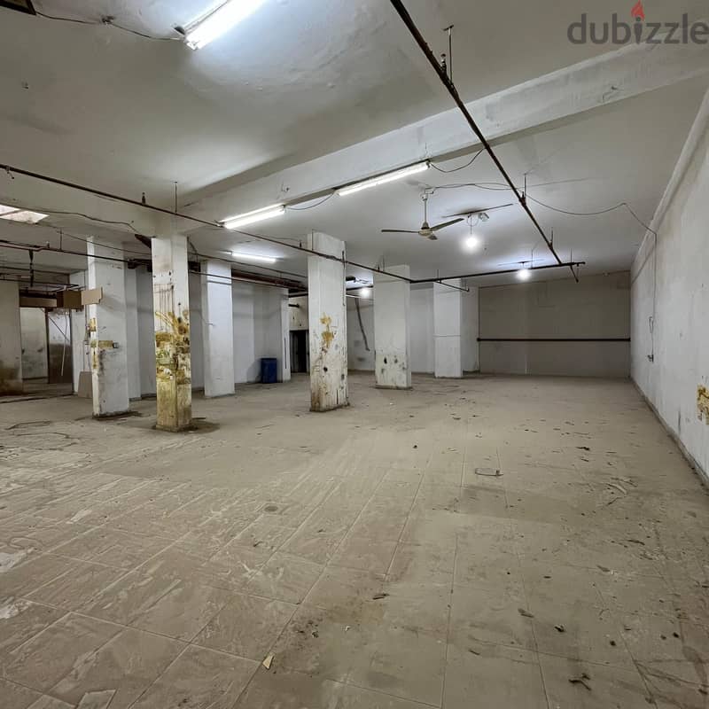 Basement warehouse for rent in Farwaniya, Block 5 1