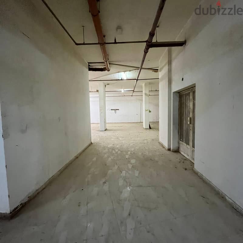 Basement warehouse for rent in Farwaniya, Block 5 10