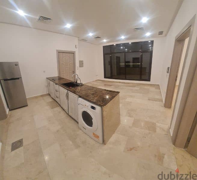 very nice clean flat in  Fnaitees with roof top 3