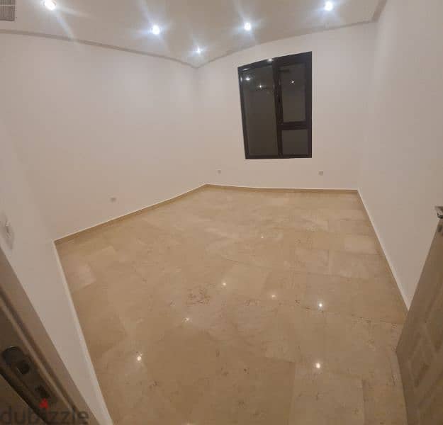 very nice clean flat in  Fnaitees with roof top 4