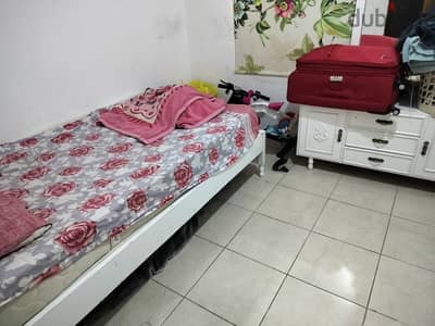 ROOM for Rent in Furnished 2 bedroom Flat