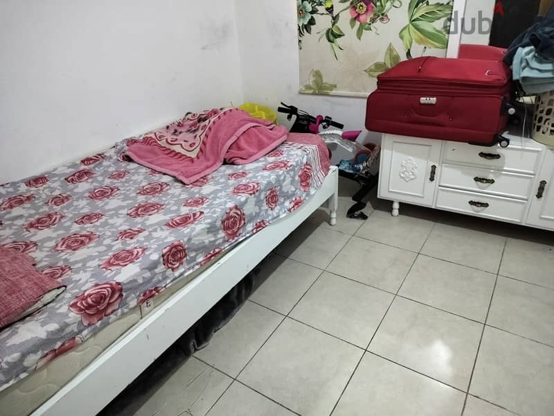 ROOM for Rent in Furnished 2 bedroom Flat 0