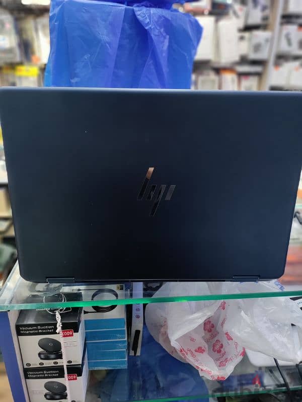 Hp spectre Intel graphics 8 gb  I7 11 generation 16 GBRAM 512 gb m. 2 5