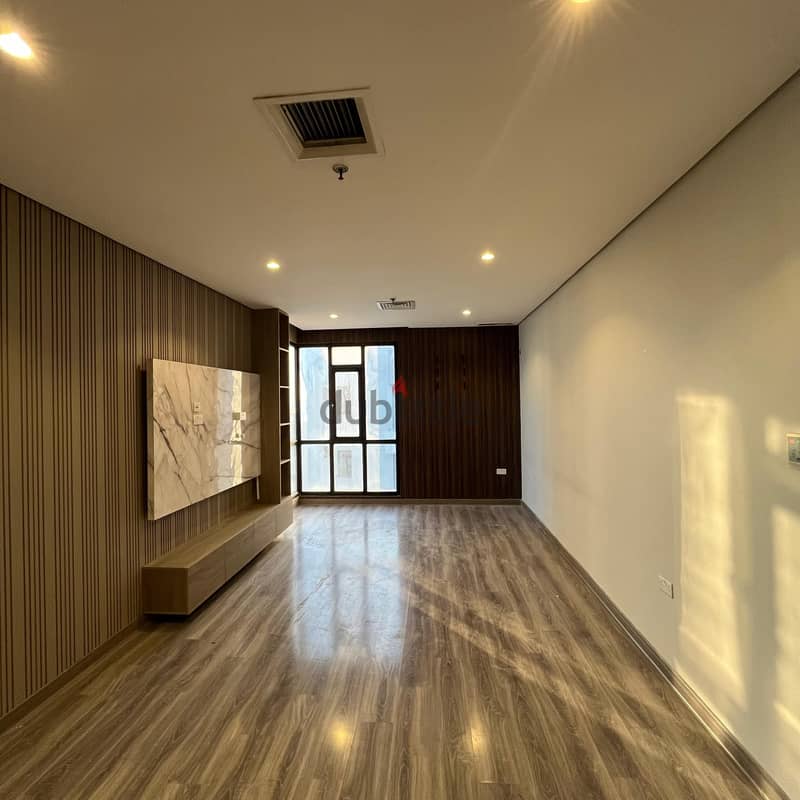 Apartment with a free month, large roof for rent in Salmiya 0