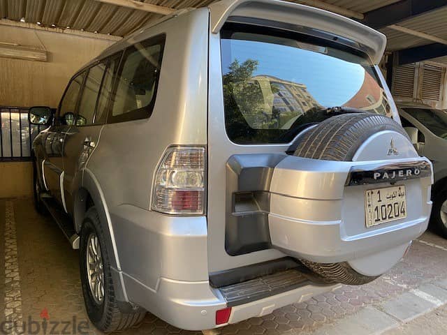 Mint condition Mitsubishi Pajero 2014 GLS for urgent sale 4