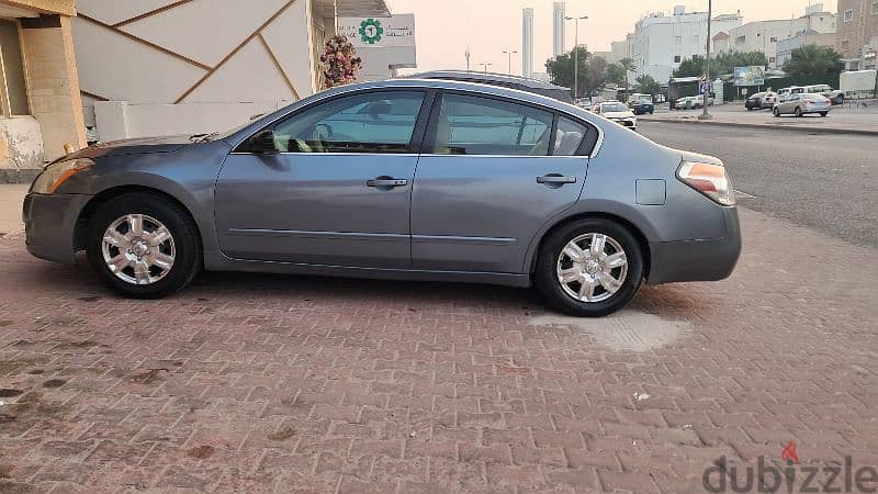 Nissan Altima 2010 v4 family Used URGENT SALE 4