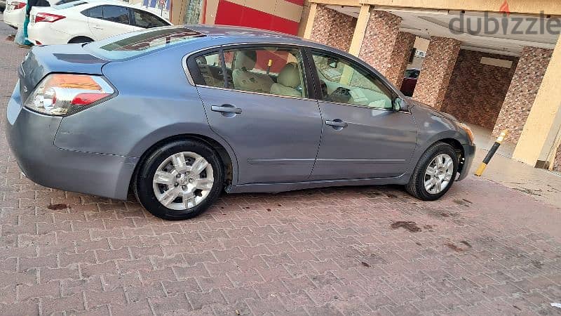 Nissan Altima 2010 v4 family Used URGENT SALE 5