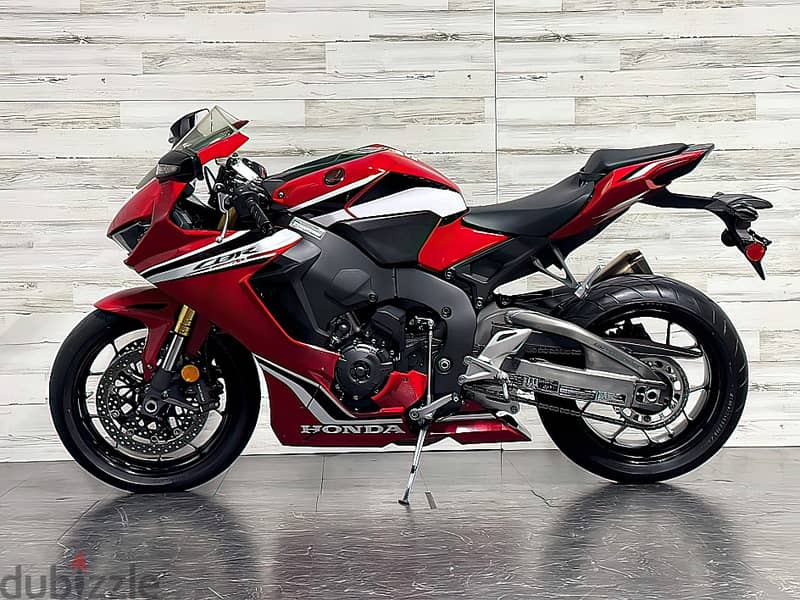 2021 Honda CBR 1000RR (+971561943867) 1