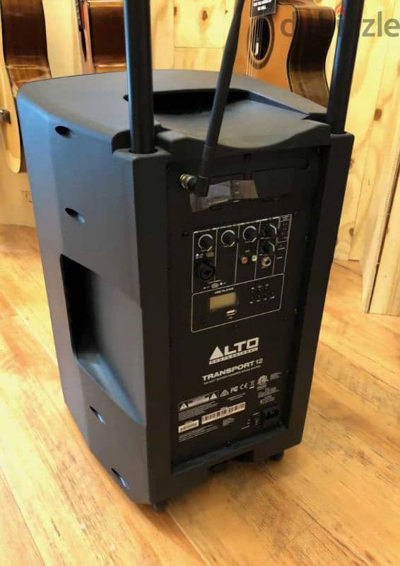 alto professional powerd speaker 1