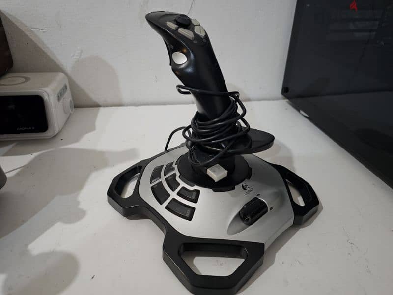 Logitech G27 Racing Wheel 7