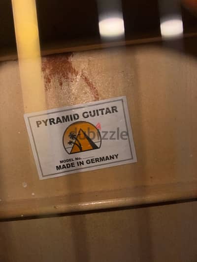 PYRAMID GUITAR MADE IN GERMANY