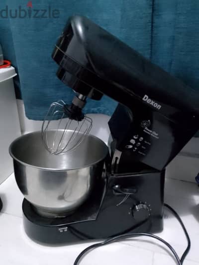 mixer / grinder in a good condition جهاز خفق بحاله ممتازه