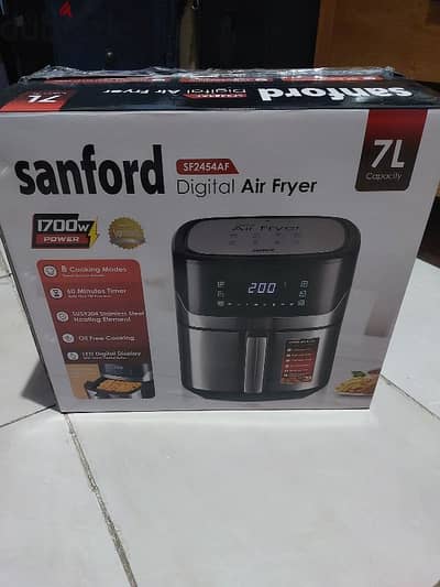 sanford brand new 7ltr airfryer , not opened.