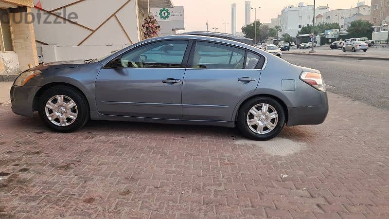 Nissan Altima 2010  . . 4 CYLINDER  V4 FAMILY USED URGENT SALE 4