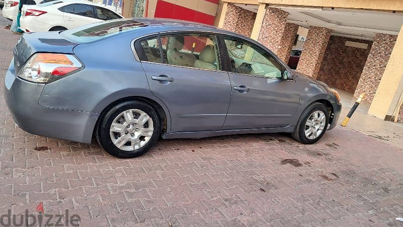 Nissan Altima 2010  . . 4 CYLINDER  V4 FAMILY USED URGENT SALE 5