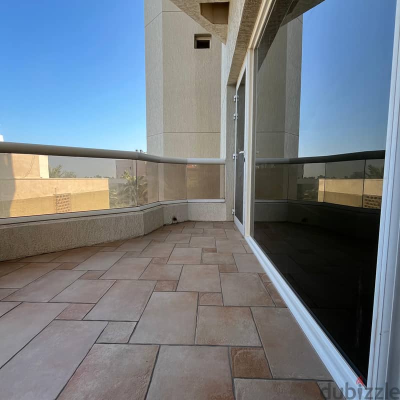 Duplex with sea view for rent in Salmiya Block 11 5