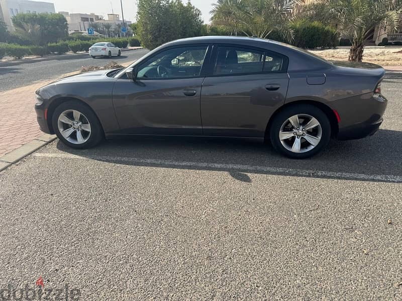 Dodge Charger 2021 V6 6