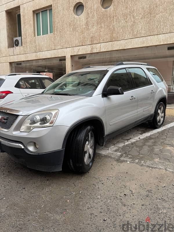 GMC Acadia 2010 1