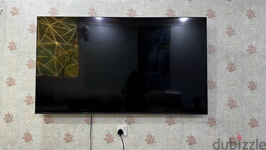 SAMSUNG 65” Smart TV with wall bracket