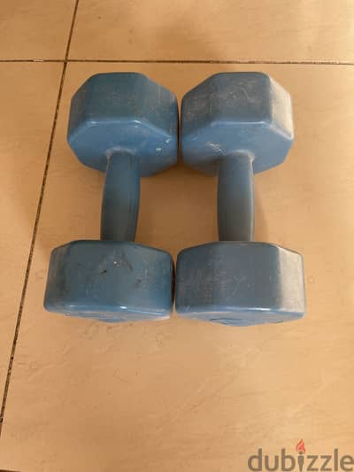 2 sets of Dumb bells 3 kg each in excellent condition