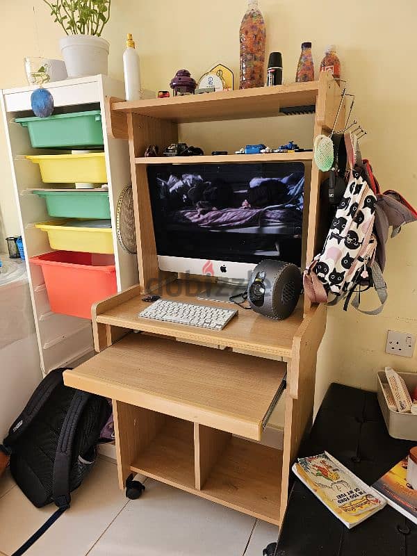 computer table and chair 1