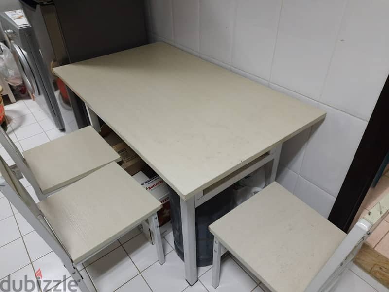 Good condition used furniture for sale in Mahboula 0