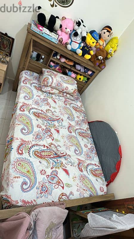 Bed with mattress 1